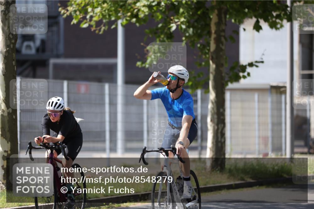 10.08.2025 - GEWOBA Citytriathlon Bremen Yannick Fuchs http://msf.ph/oto/8548279 10.08.2025 13:11:50 Radfahren 635, 667, 750, 894, 933, 937, 966, 1017, 1032 meine-sportfotos.de