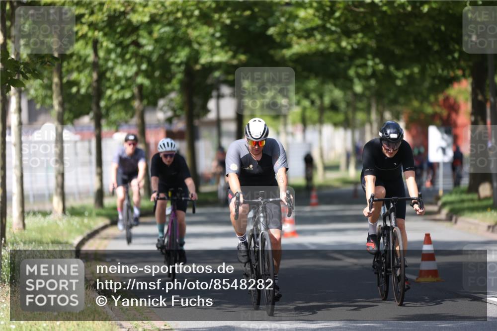 10.08.2025 - GEWOBA Citytriathlon Bremen Yannick Fuchs http://msf.ph/oto/8548282 10.08.2025 12:13:41 Radfahren 552, 568, 612, 621, 649, 664, 770, 776, 823, 916, 1017 meine-sportfotos.de