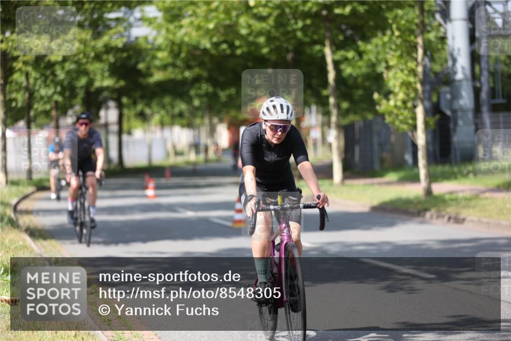 10.08.2025 - GEWOBA Citytriathlon Bremen Yannick Fuchs http://msf.ph/oto/8548305 10.08.2025 12:13:43 Radfahren 552, 568, 612, 621, 649, 664, 733, 770, 776, 823, 863, 916, 1017 meine-sportfotos.de