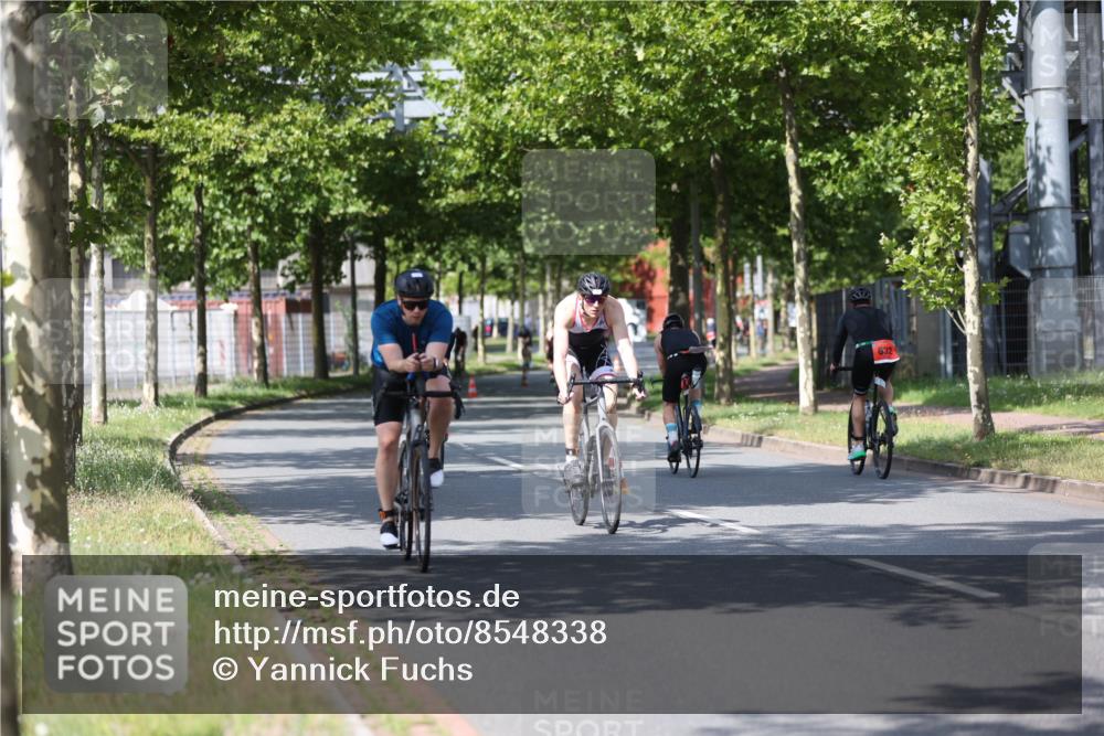 10.08.2025 - GEWOBA Citytriathlon Bremen Yannick Fuchs http://msf.ph/oto/8548338 10.08.2025 12:13:46 Radfahren 552, 568, 590, 612, 621, 649, 664, 733, 770, 776, 823, 863, 916, 1017 meine-sportfotos.de