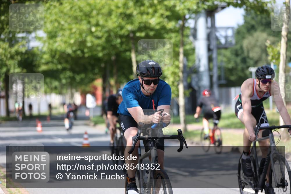 10.08.2025 - GEWOBA Citytriathlon Bremen Yannick Fuchs http://msf.ph/oto/8548352 10.08.2025 12:13:47 Radfahren 552, 568, 590, 612, 621, 649, 664, 733, 770, 776, 823, 863, 916, 1017 meine-sportfotos.de