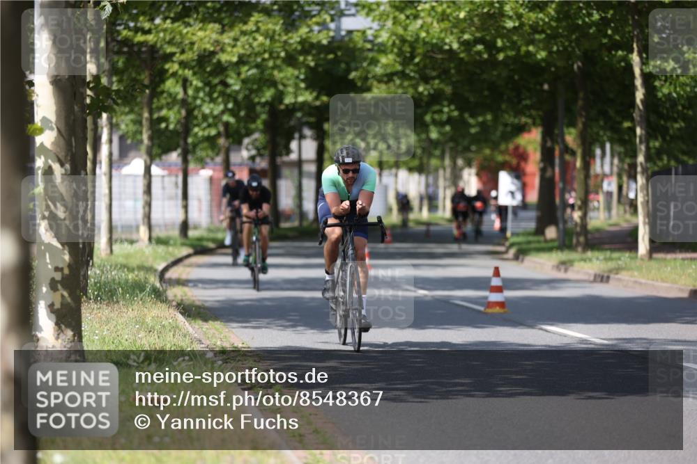 10.08.2025 - GEWOBA Citytriathlon Bremen Yannick Fuchs http://msf.ph/oto/8548367 10.08.2025 12:13:52 Radfahren 568, 590, 621, 664, 733, 776, 823, 863, 873, 950, 951, 1017 meine-sportfotos.de