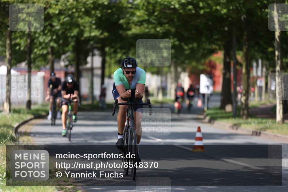 10.08.2025 - GEWOBA Citytriathlon Bremen Yannick Fuchs http://msf.ph/oto/8548370 10.08.2025 12:13:52 Radfahren 568, 590, 621, 664, 733, 776, 823, 863, 873, 950, 951, 1017 meine-sportfotos.de
