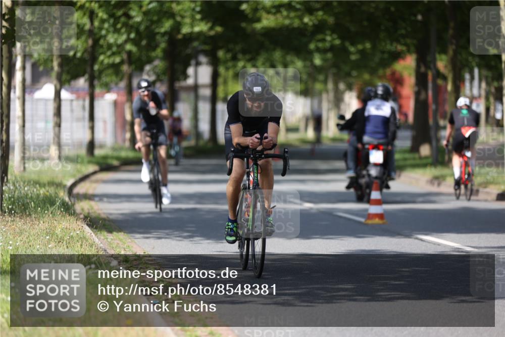 10.08.2025 - GEWOBA Citytriathlon Bremen Yannick Fuchs http://msf.ph/oto/8548381 10.08.2025 12:13:54 Radfahren 568, 590, 621, 689, 733, 776, 823, 863, 873, 950, 951, 1017 meine-sportfotos.de