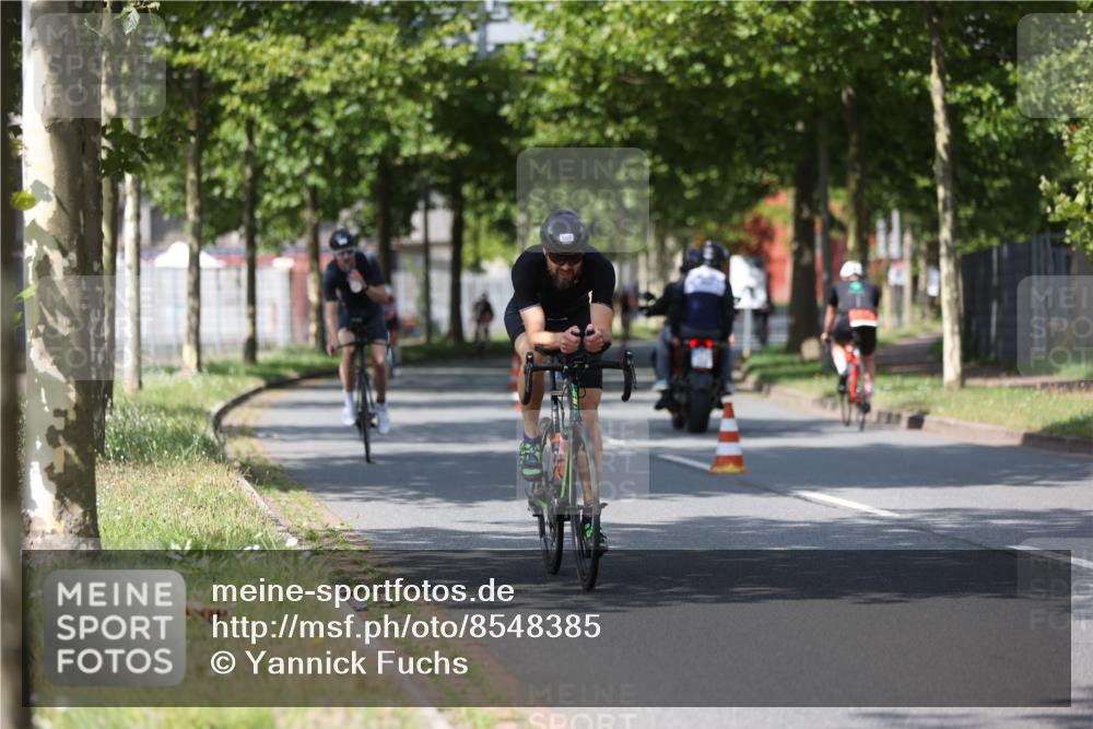 10.08.2025 - GEWOBA Citytriathlon Bremen Yannick Fuchs http://msf.ph/oto/8548385 10.08.2025 12:13:54 Radfahren 568, 590, 621, 689, 733, 776, 823, 863, 873, 950, 951, 1017 meine-sportfotos.de