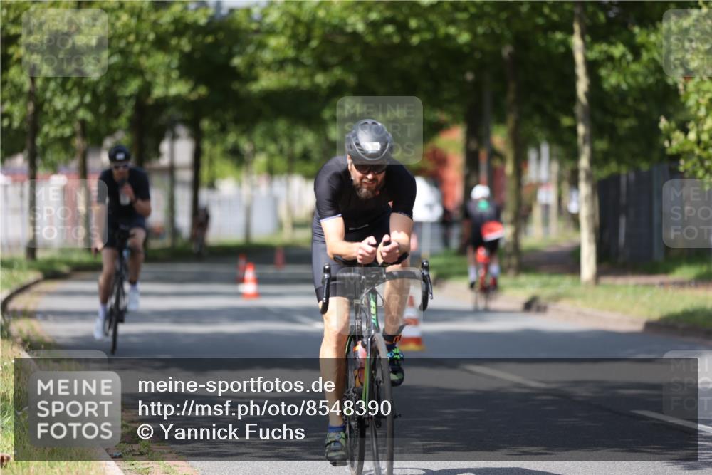 10.08.2025 - GEWOBA Citytriathlon Bremen Yannick Fuchs http://msf.ph/oto/8548390 10.08.2025 12:13:54 Radfahren 568, 590, 621, 689, 733, 776, 823, 863, 873, 950, 951, 1017 meine-sportfotos.de