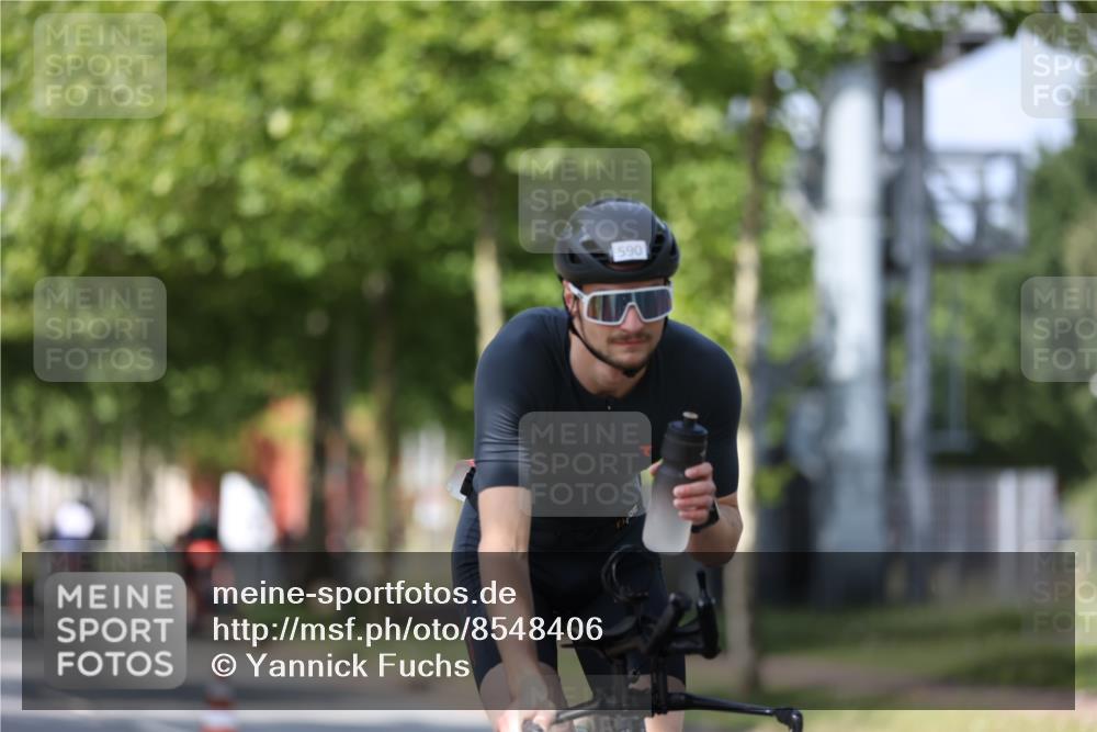10.08.2025 - GEWOBA Citytriathlon Bremen Yannick Fuchs http://msf.ph/oto/8548406 10.08.2025 12:13:56 Radfahren 568, 587, 590, 615, 621, 689, 733, 776, 823, 863, 873, 950, 951 meine-sportfotos.de