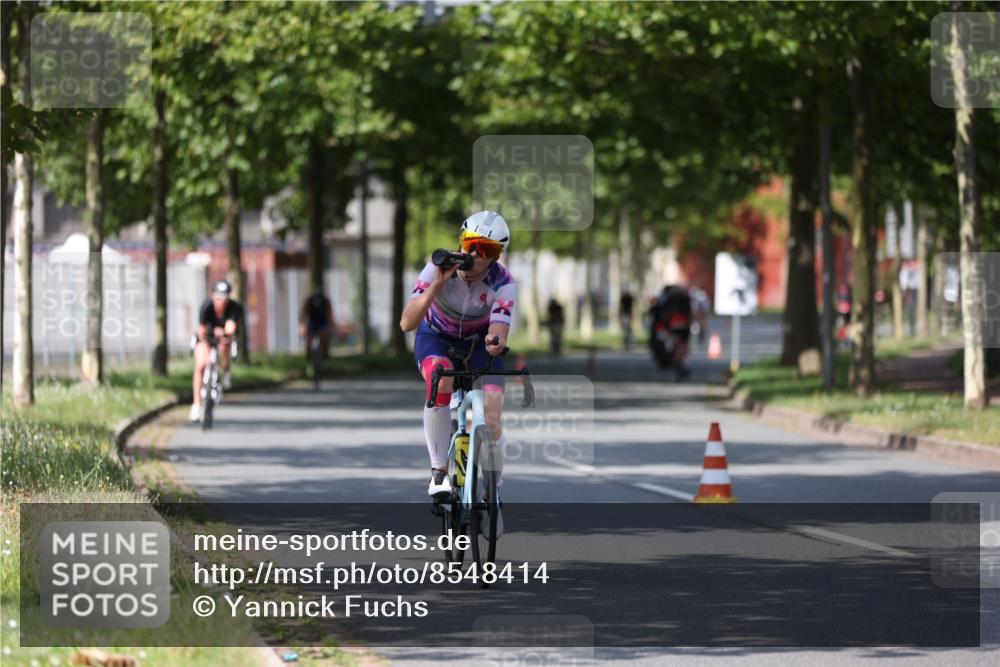 10.08.2025 - GEWOBA Citytriathlon Bremen Yannick Fuchs http://msf.ph/oto/8548414 10.08.2025 12:13:59 Radfahren 568, 587, 590, 615, 621, 689, 733, 776, 863, 873, 950, 951 meine-sportfotos.de