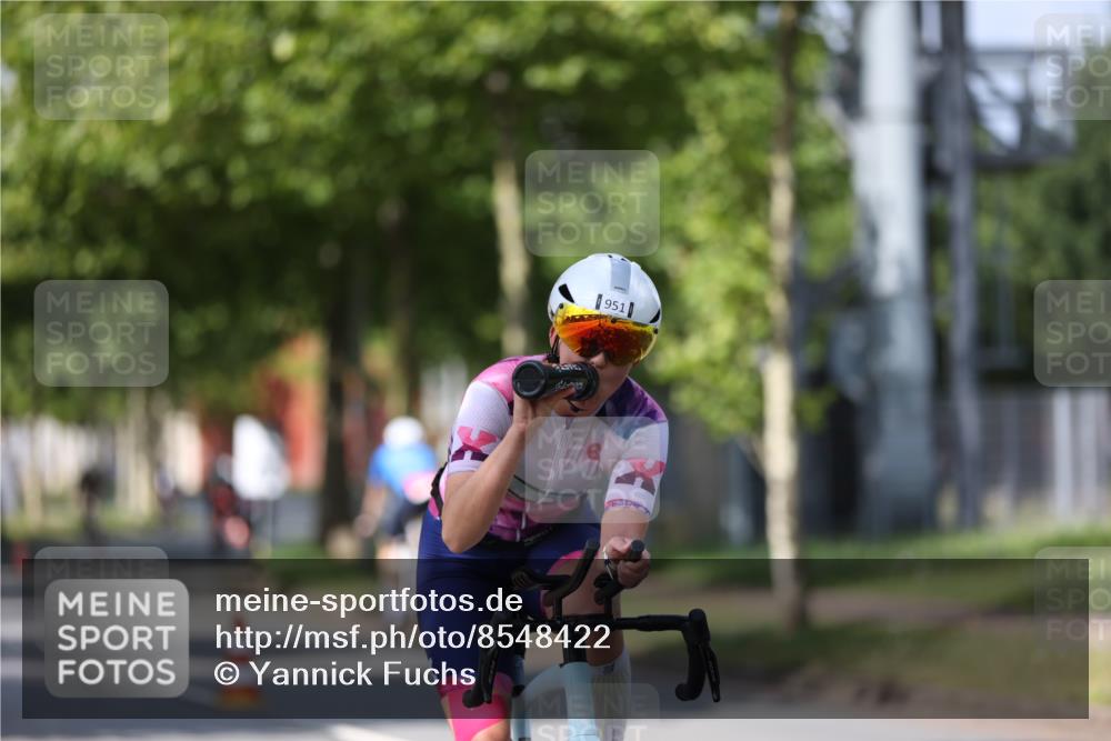 10.08.2025 - GEWOBA Citytriathlon Bremen Yannick Fuchs http://msf.ph/oto/8548422 10.08.2025 12:14:00 Radfahren 568, 587, 590, 615, 621, 689, 733, 788, 863, 873, 950, 951, 1030 meine-sportfotos.de