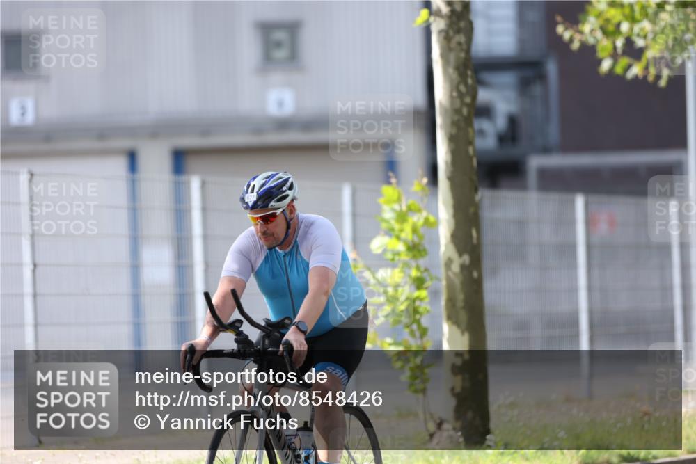 10.08.2025 - GEWOBA Citytriathlon Bremen Yannick Fuchs http://msf.ph/oto/8548426 10.08.2025 13:14:45 Radfahren 772, 877 meine-sportfotos.de