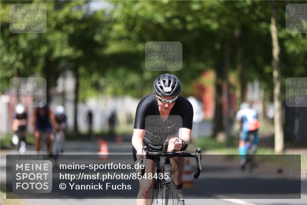 10.08.2025 - GEWOBA Citytriathlon Bremen Yannick Fuchs http://msf.ph/oto/8548435 10.08.2025 12:14:02 Radfahren 568, 587, 590, 615, 616, 689, 733, 788, 863, 873, 950, 951, 1030 meine-sportfotos.de