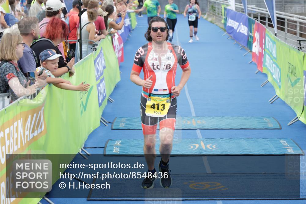 10.08.2025 - GEWOBA Citytriathlon Bremen H.Heesch http://msf.ph/oto/8548436 10.08.2025 11:34:19 Ziel 231, 413 meine-sportfotos.de