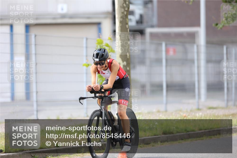 10.08.2025 - GEWOBA Citytriathlon Bremen Yannick Fuchs http://msf.ph/oto/8548446 10.08.2025 13:15:05 Radfahren 765, 826, 913 meine-sportfotos.de