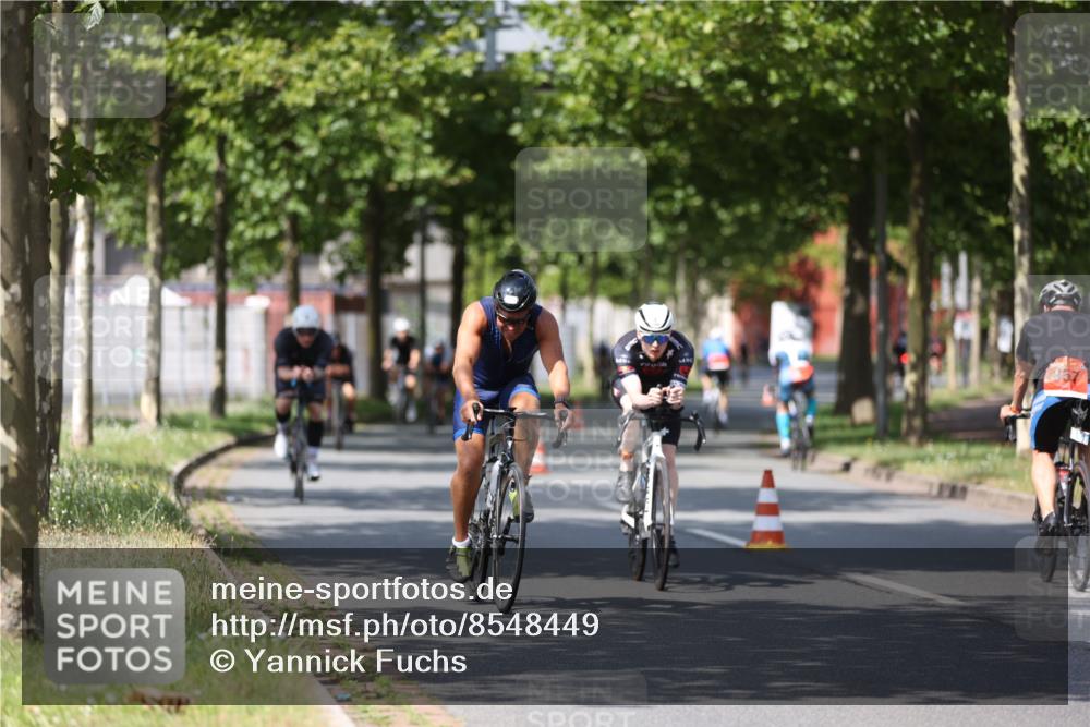 10.08.2025 - GEWOBA Citytriathlon Bremen Yannick Fuchs http://msf.ph/oto/8548449 10.08.2025 12:14:04 Radfahren 568, 587, 590, 615, 616, 630, 689, 733, 788, 863, 873, 950, 951, 1030 meine-sportfotos.de