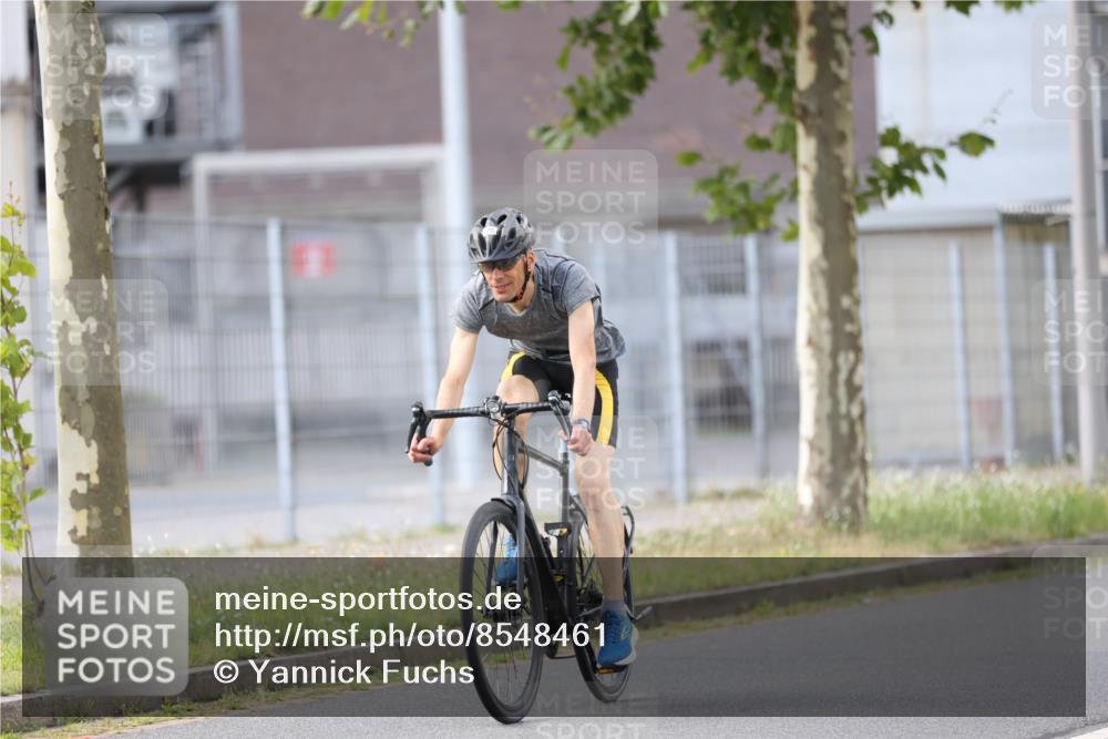 10.08.2025 - GEWOBA Citytriathlon Bremen Yannick Fuchs http://msf.ph/oto/8548461 10.08.2025 13:15:12 Radfahren 736, 765, 826, 913, 969 meine-sportfotos.de