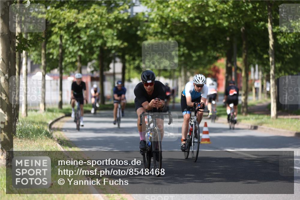 10.08.2025 - GEWOBA Citytriathlon Bremen Yannick Fuchs http://msf.ph/oto/8548468 10.08.2025 12:14:08 Radfahren 587, 590, 615, 616, 630, 689, 733, 788, 793, 801, 863, 873, 950, 951, 1030 meine-sportfotos.de