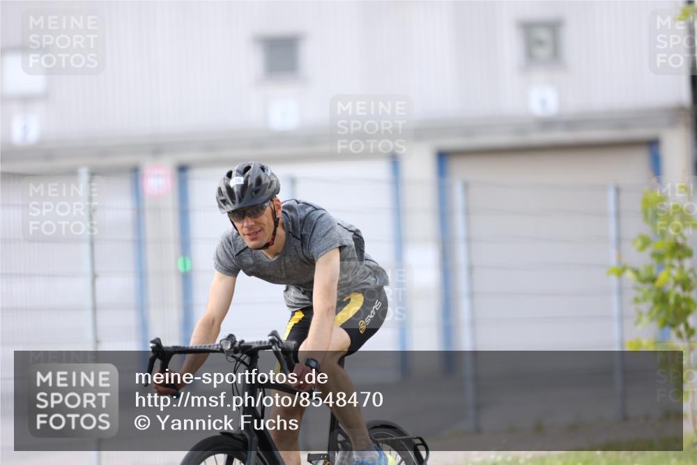 10.08.2025 - GEWOBA Citytriathlon Bremen Yannick Fuchs http://msf.ph/oto/8548470 10.08.2025 13:15:13 Radfahren 736, 765, 826, 913, 969 meine-sportfotos.de