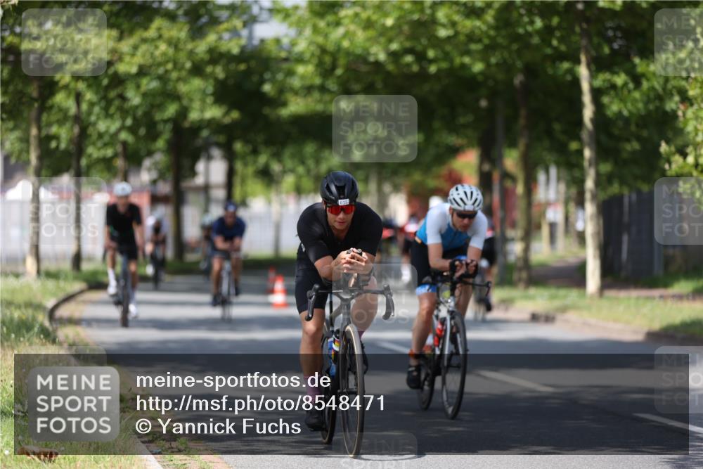 10.08.2025 - GEWOBA Citytriathlon Bremen Yannick Fuchs http://msf.ph/oto/8548471 10.08.2025 12:14:08 Radfahren 587, 590, 615, 616, 630, 689, 733, 788, 793, 801, 863, 873, 950, 951, 1030 meine-sportfotos.de