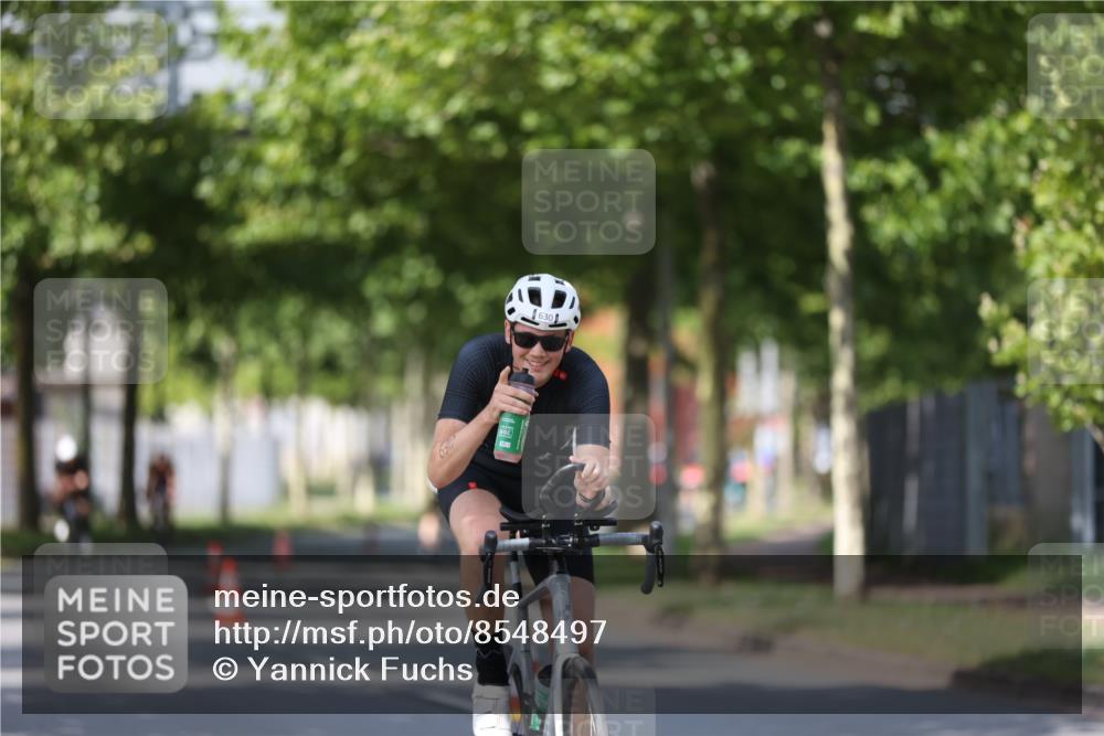 10.08.2025 - GEWOBA Citytriathlon Bremen Yannick Fuchs http://msf.ph/oto/8548497 10.08.2025 12:14:14 Radfahren 587, 615, 616, 630, 655, 689, 708, 788, 793, 801, 873, 888, 950, 1030 meine-sportfotos.de