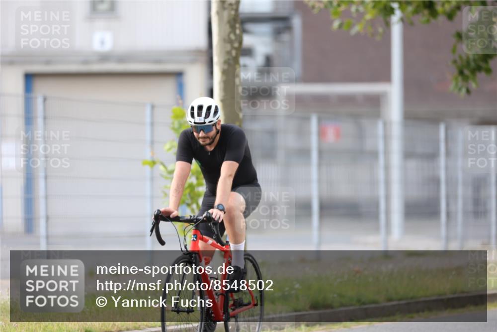 10.08.2025 - GEWOBA Citytriathlon Bremen Yannick Fuchs http://msf.ph/oto/8548502 10.08.2025 13:15:24 Radfahren 736, 749, 758, 765, 940, 969 meine-sportfotos.de