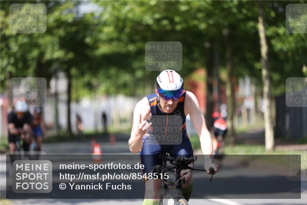 10.08.2025 - GEWOBA Citytriathlon Bremen Yannick Fuchs http://msf.ph/oto/8548515 10.08.2025 12:14:18 Radfahren 587, 615, 616, 630, 655, 681, 689, 708, 735, 788, 793, 801, 888, 1030 meine-sportfotos.de