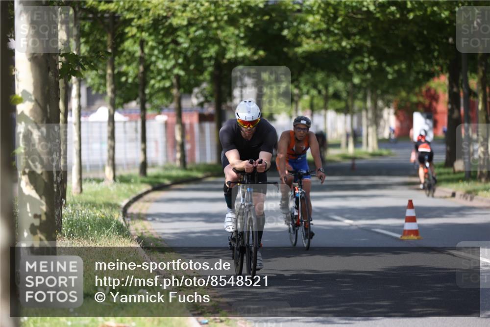10.08.2025 - GEWOBA Citytriathlon Bremen Yannick Fuchs http://msf.ph/oto/8548521 10.08.2025 12:14:19 Radfahren 587, 615, 616, 630, 655, 681, 689, 708, 735, 788, 793, 801, 888, 1030 meine-sportfotos.de