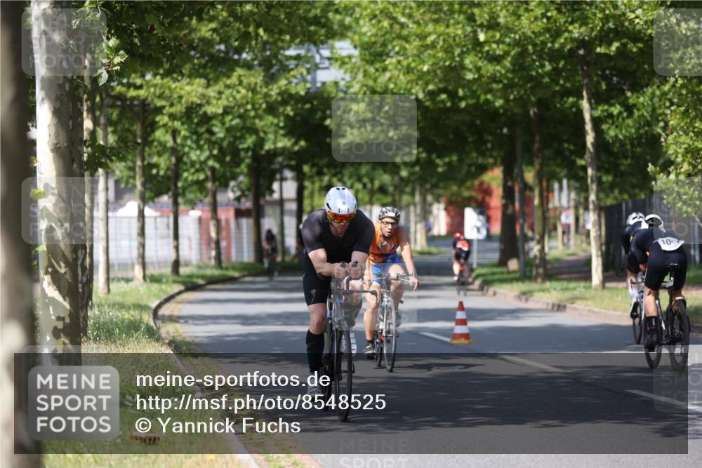 10.08.2025 - GEWOBA Citytriathlon Bremen Yannick Fuchs http://msf.ph/oto/8548525 10.08.2025 12:14:20 Radfahren 587, 615, 616, 630, 655, 681, 708, 735, 788, 793, 801, 888, 1030 meine-sportfotos.de