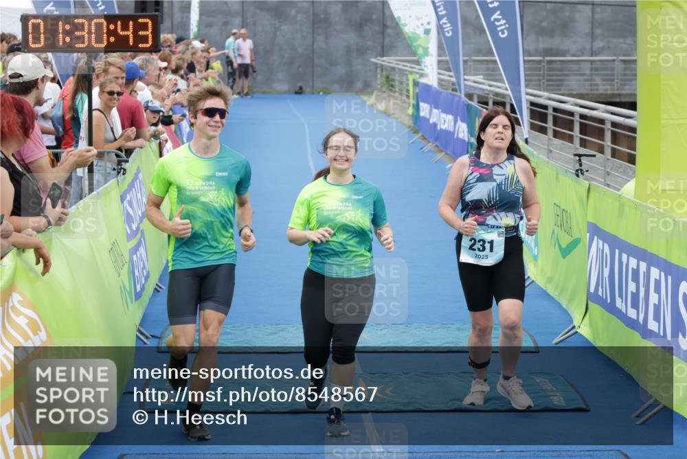 10.08.2025 - GEWOBA Citytriathlon Bremen H.Heesch http://msf.ph/oto/8548567 10.08.2025 11:34:25 Ziel 231, 413 meine-sportfotos.de