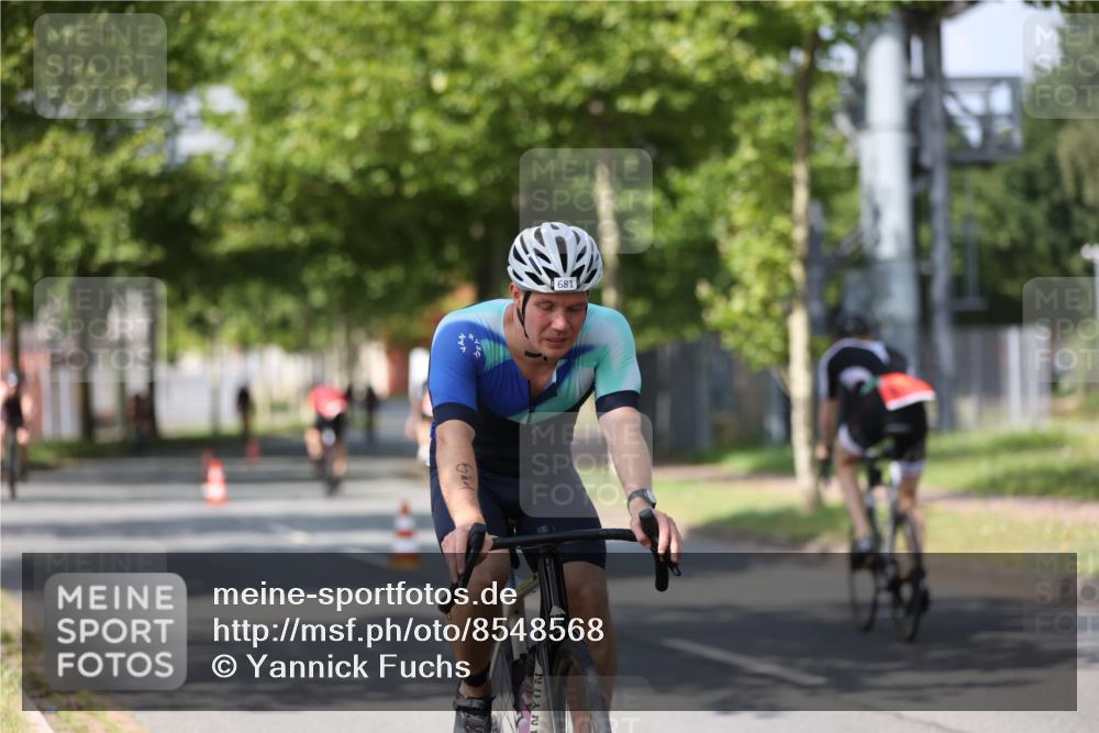 10.08.2025 - GEWOBA Citytriathlon Bremen Yannick Fuchs http://msf.ph/oto/8548568 10.08.2025 12:14:30 Radfahren 632, 655, 681, 708, 735, 738, 793, 801, 806, 838, 888 meine-sportfotos.de