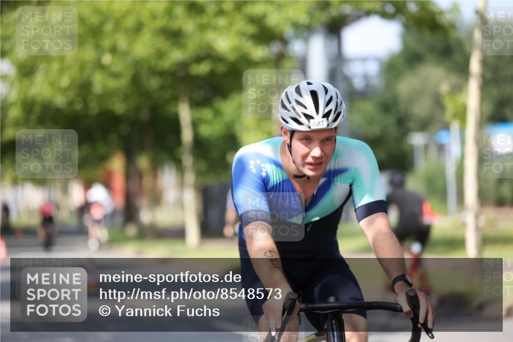 10.08.2025 - GEWOBA Citytriathlon Bremen Yannick Fuchs http://msf.ph/oto/8548573 10.08.2025 12:14:30 Radfahren 632, 655, 681, 708, 735, 738, 793, 801, 806, 838, 888 meine-sportfotos.de