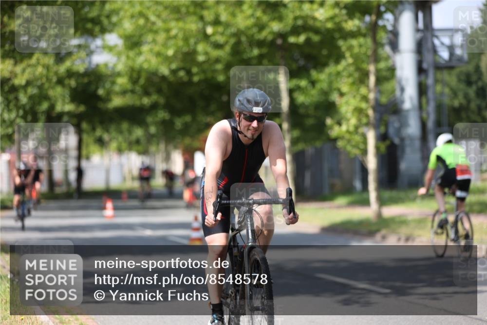 10.08.2025 - GEWOBA Citytriathlon Bremen Yannick Fuchs http://msf.ph/oto/8548578 10.08.2025 12:14:34 Radfahren 632, 655, 681, 708, 735, 736, 738, 806, 838, 888 meine-sportfotos.de