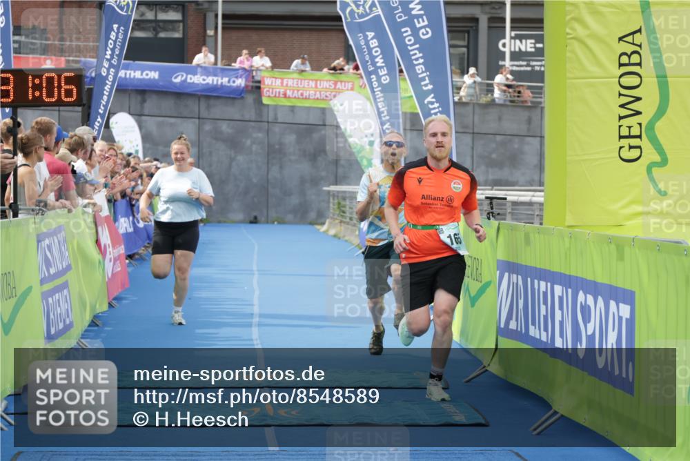 10.08.2025 - GEWOBA Citytriathlon Bremen H.Heesch http://msf.ph/oto/8548589 10.08.2025 11:34:47 Ziel 165 meine-sportfotos.de