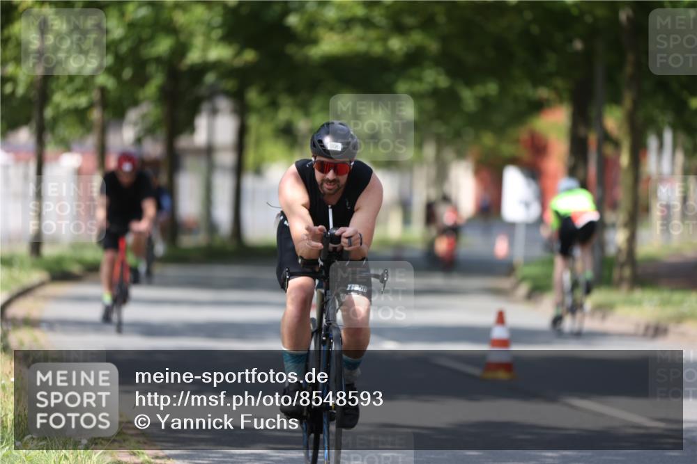 10.08.2025 - GEWOBA Citytriathlon Bremen Yannick Fuchs http://msf.ph/oto/8548593 10.08.2025 12:14:36 Radfahren 632, 681, 708, 735, 736, 738, 806, 838, 888 meine-sportfotos.de