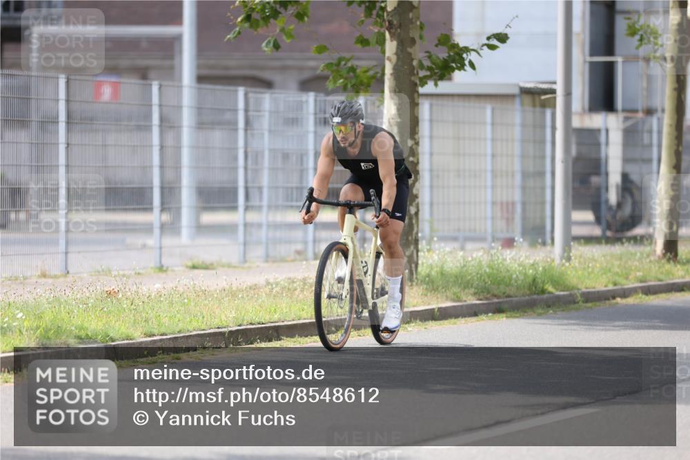 10.08.2025 - GEWOBA Citytriathlon Bremen Yannick Fuchs http://msf.ph/oto/8548612 10.08.2025 13:16:14 Radfahren 591, 632, 892 meine-sportfotos.de
