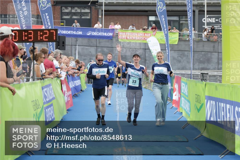 10.08.2025 - GEWOBA Citytriathlon Bremen H.Heesch http://msf.ph/oto/8548613 10.08.2025 11:35:09 Ziel 33, 69 meine-sportfotos.de