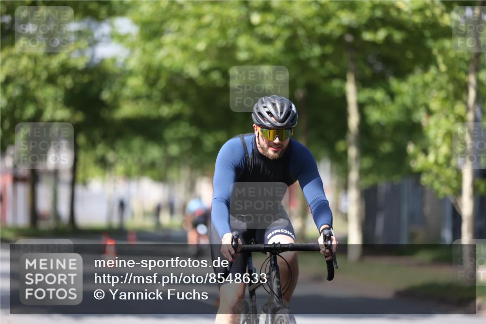 10.08.2025 - GEWOBA Citytriathlon Bremen Yannick Fuchs http://msf.ph/oto/8548633 10.08.2025 12:14:42 Radfahren 632, 635, 657, 681, 736, 738, 806, 838, 857, 895 meine-sportfotos.de