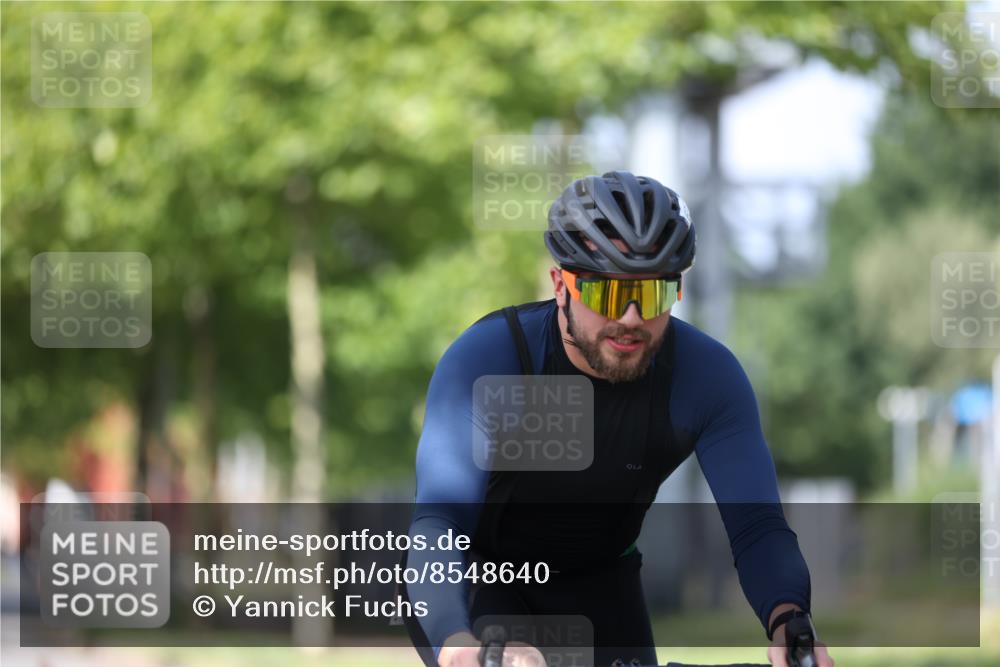 10.08.2025 - GEWOBA Citytriathlon Bremen Yannick Fuchs http://msf.ph/oto/8548640 10.08.2025 12:14:43 Radfahren 632, 635, 657, 736, 738, 806, 838, 857, 895, 897 meine-sportfotos.de