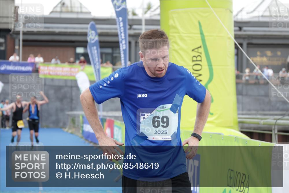 10.08.2025 - GEWOBA Citytriathlon Bremen H.Heesch http://msf.ph/oto/8548649 10.08.2025 11:35:16 Ziel 33, 69 meine-sportfotos.de