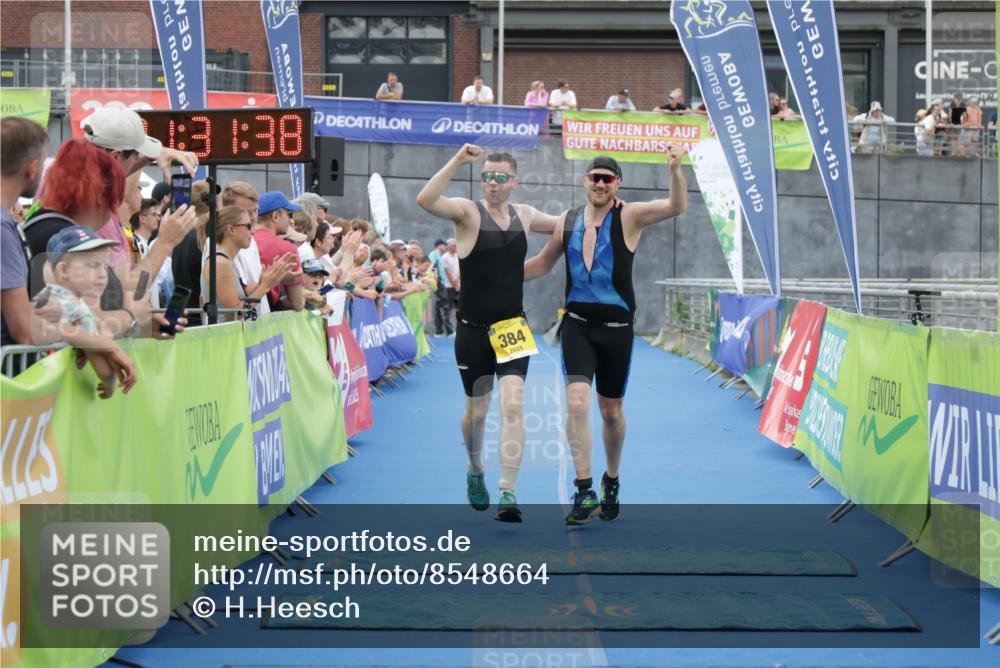 10.08.2025 - GEWOBA Citytriathlon Bremen H.Heesch http://msf.ph/oto/8548664 10.08.2025 11:35:20 Ziel 69, 379, 384 meine-sportfotos.de