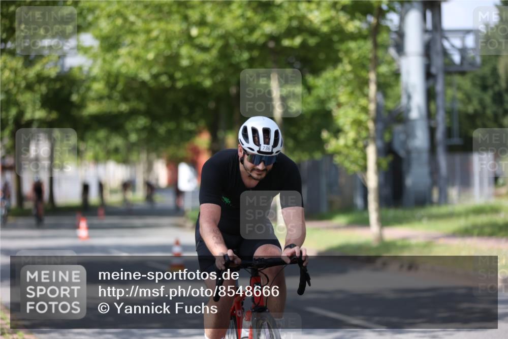 10.08.2025 - GEWOBA Citytriathlon Bremen Yannick Fuchs http://msf.ph/oto/8548666 10.08.2025 12:14:47 Radfahren 551, 627, 632, 635, 657, 736, 806, 826, 838, 857, 895, 897, 1020 meine-sportfotos.de
