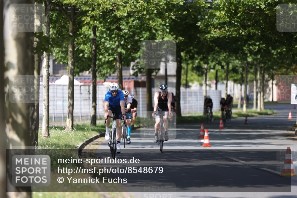 10.08.2025 - GEWOBA Citytriathlon Bremen Yannick Fuchs http://msf.ph/oto/8548679 10.08.2025 12:14:49 Radfahren 551, 627, 632, 635, 657, 736, 806, 826, 838, 857, 895, 897, 1020 meine-sportfotos.de