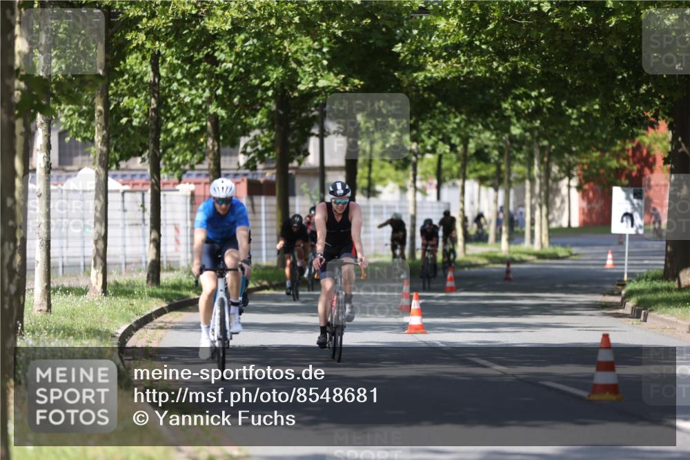 10.08.2025 - GEWOBA Citytriathlon Bremen Yannick Fuchs http://msf.ph/oto/8548681 10.08.2025 12:14:50 Radfahren 551, 627, 632, 635, 657, 736, 826, 838, 857, 895, 897, 1020 meine-sportfotos.de