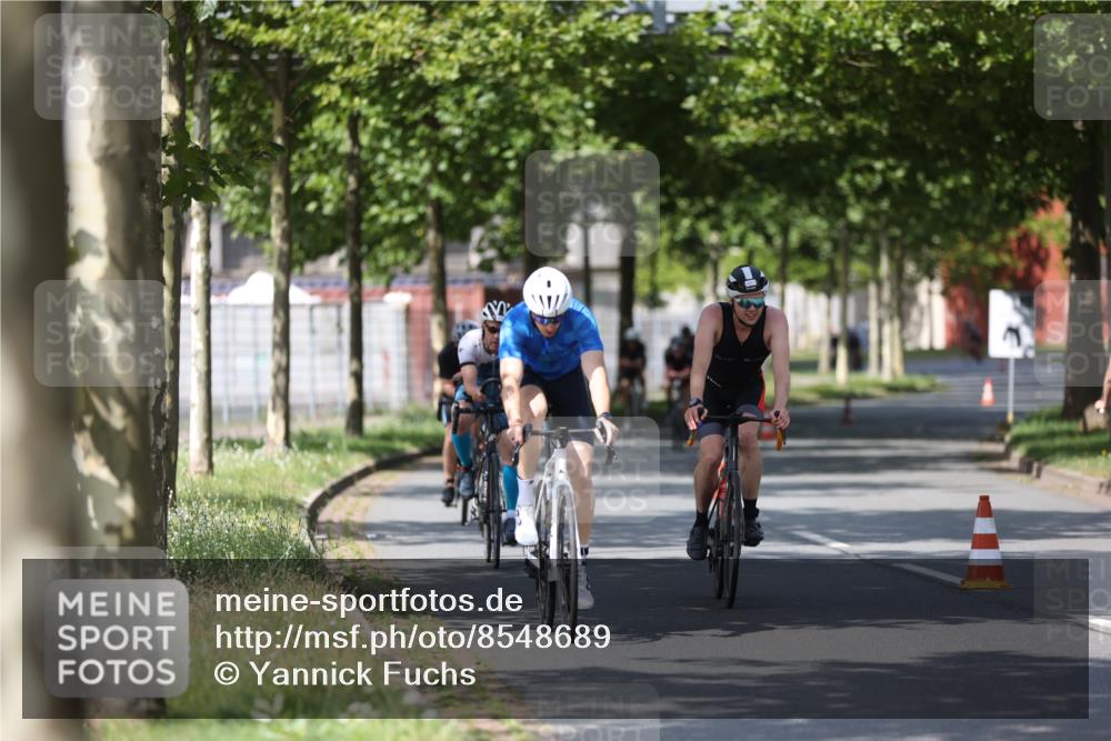 10.08.2025 - GEWOBA Citytriathlon Bremen Yannick Fuchs http://msf.ph/oto/8548689 10.08.2025 12:14:51 Radfahren 551, 627, 632, 635, 657, 736, 826, 838, 857, 895, 897, 1020 meine-sportfotos.de