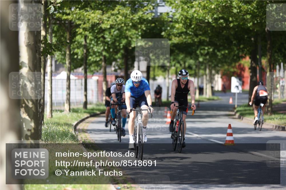 10.08.2025 - GEWOBA Citytriathlon Bremen Yannick Fuchs http://msf.ph/oto/8548691 10.08.2025 12:14:51 Radfahren 551, 627, 632, 635, 657, 736, 826, 838, 857, 895, 897, 1020 meine-sportfotos.de