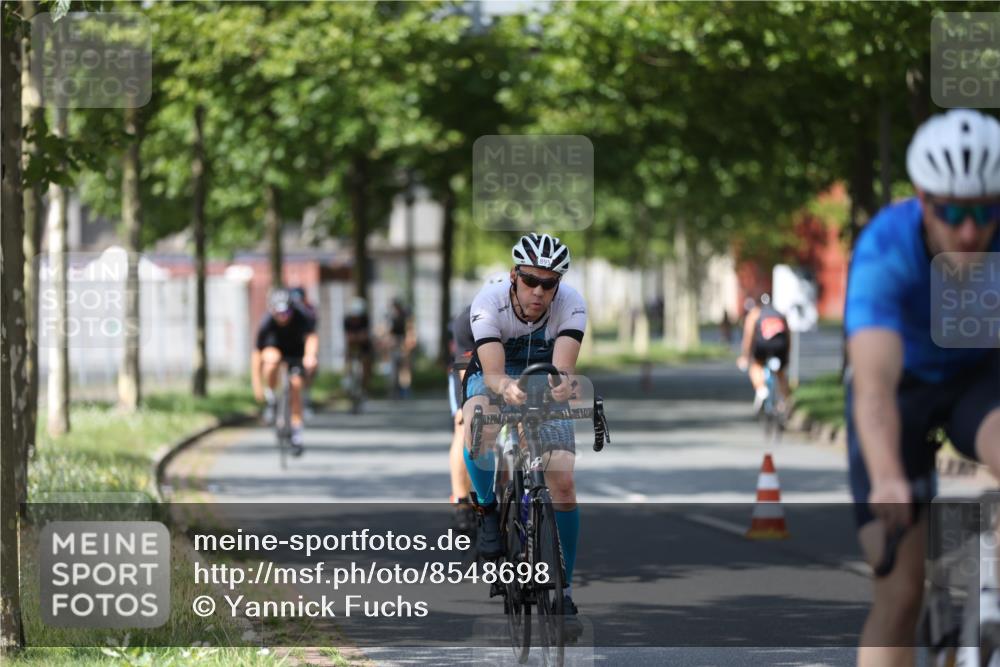 10.08.2025 - GEWOBA Citytriathlon Bremen Yannick Fuchs http://msf.ph/oto/8548698 10.08.2025 12:14:52 Radfahren 551, 627, 632, 635, 657, 736, 826, 838, 857, 895, 897, 1020 meine-sportfotos.de