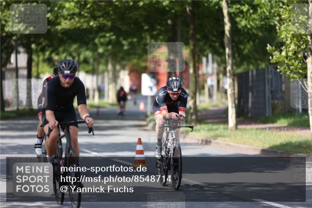 10.08.2025 - GEWOBA Citytriathlon Bremen Yannick Fuchs http://msf.ph/oto/8548714 10.08.2025 12:14:55 Radfahren 551, 627, 635, 657, 736, 826, 857, 895, 897, 959, 1020 meine-sportfotos.de
