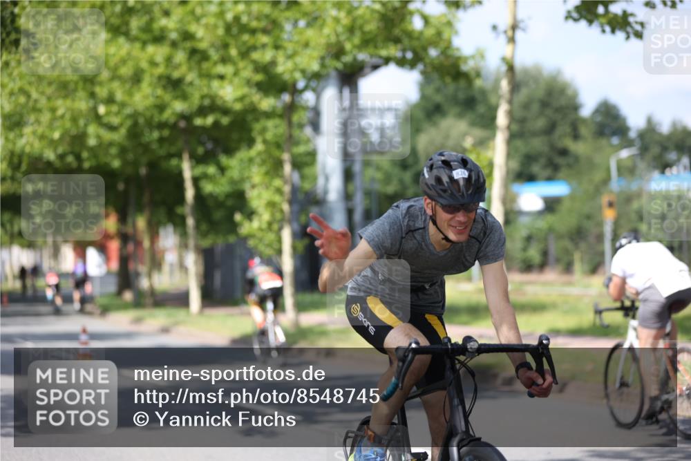 10.08.2025 - GEWOBA Citytriathlon Bremen Yannick Fuchs http://msf.ph/oto/8548745 10.08.2025 12:15:00 Radfahren 551, 564, 627, 635, 657, 753, 826, 852, 857, 895, 897, 959, 1011, 1020 meine-sportfotos.de
