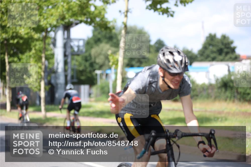 10.08.2025 - GEWOBA Citytriathlon Bremen Yannick Fuchs http://msf.ph/oto/8548748 10.08.2025 12:15:00 Radfahren 551, 564, 627, 635, 657, 753, 826, 852, 857, 895, 897, 959, 1011, 1020 meine-sportfotos.de