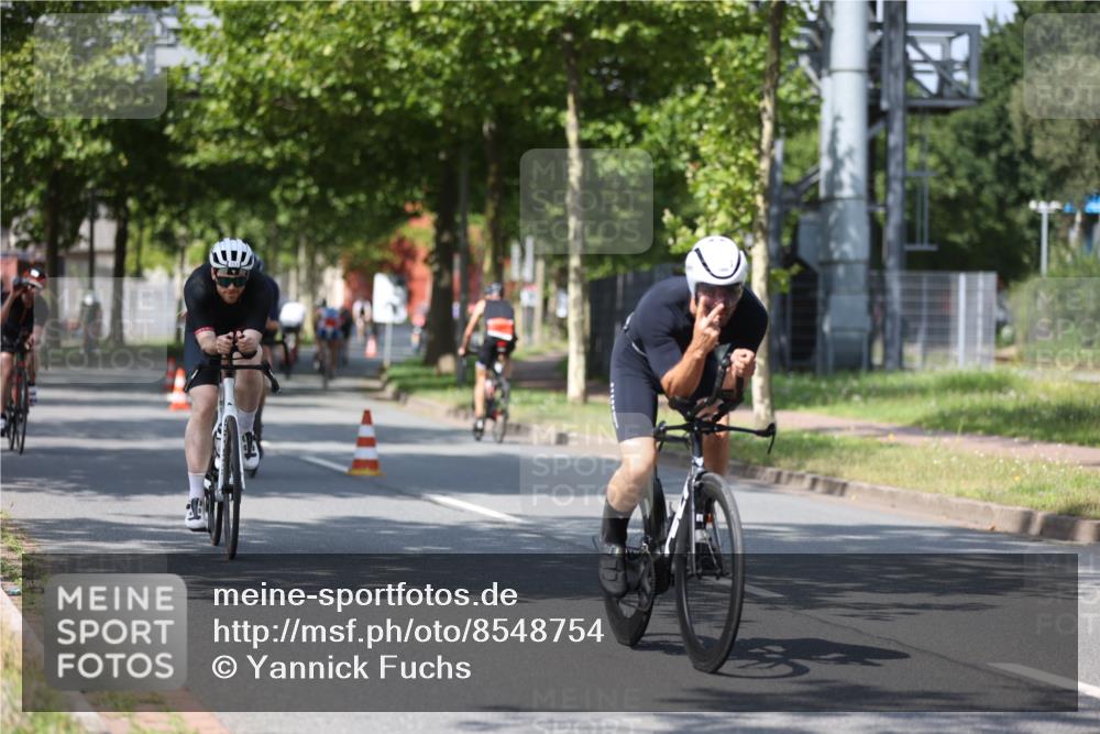 10.08.2025 - GEWOBA Citytriathlon Bremen Yannick Fuchs http://msf.ph/oto/8548754 10.08.2025 12:15:06 Radfahren 551, 564, 627, 657, 753, 826, 852, 857, 876, 897, 947, 959, 1011, 1020 meine-sportfotos.de