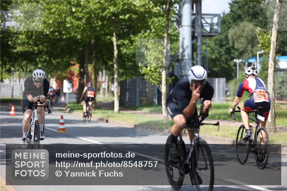 10.08.2025 - GEWOBA Citytriathlon Bremen Yannick Fuchs http://msf.ph/oto/8548757 10.08.2025 12:15:06 Radfahren 551, 564, 627, 657, 753, 826, 852, 857, 876, 897, 947, 959, 1011, 1020 meine-sportfotos.de